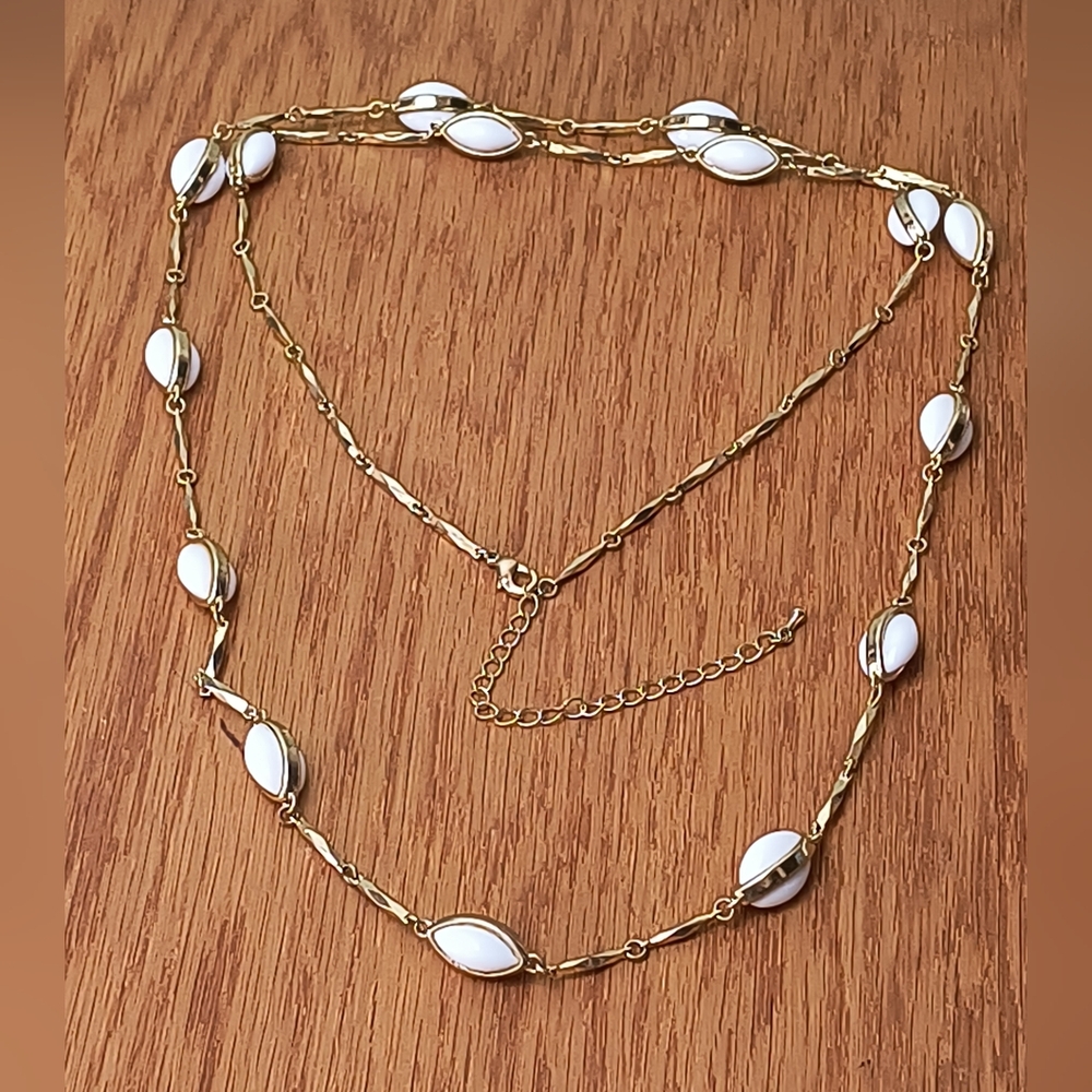 Y2K Vintage Gold and White Long Necklace Casual Chic